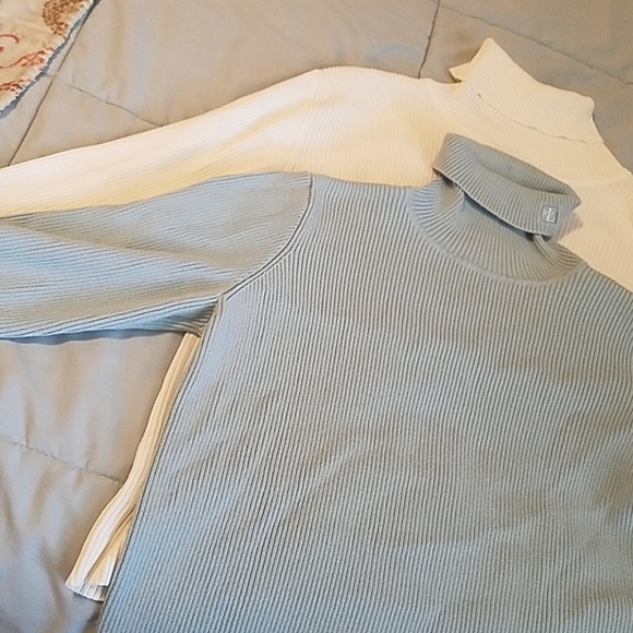 Two ribbed turtlenecks - Picture 4 of 4